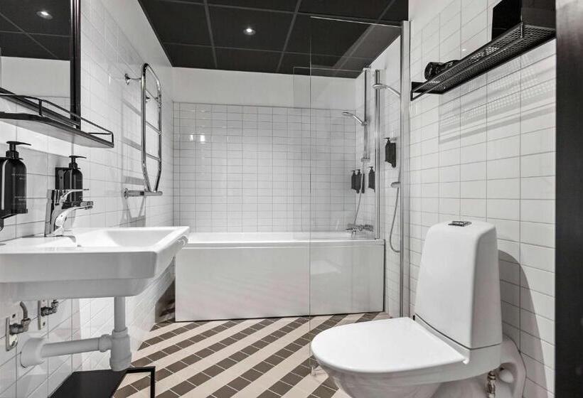 סוויטת אקזקיוטיב, עם מיטת קינג, Gio; Bw Signature Collection