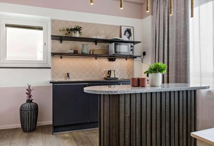 סוויטת אקזקיוטיב, עם מיטת קינג, Gio; Bw Signature Collection