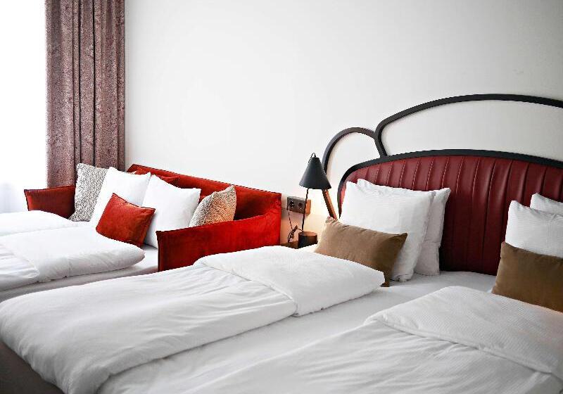 חדר משפחתי, Gio; Bw Signature Collection