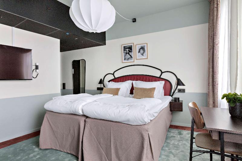 חדר משפחתי, Gio; Bw Signature Collection