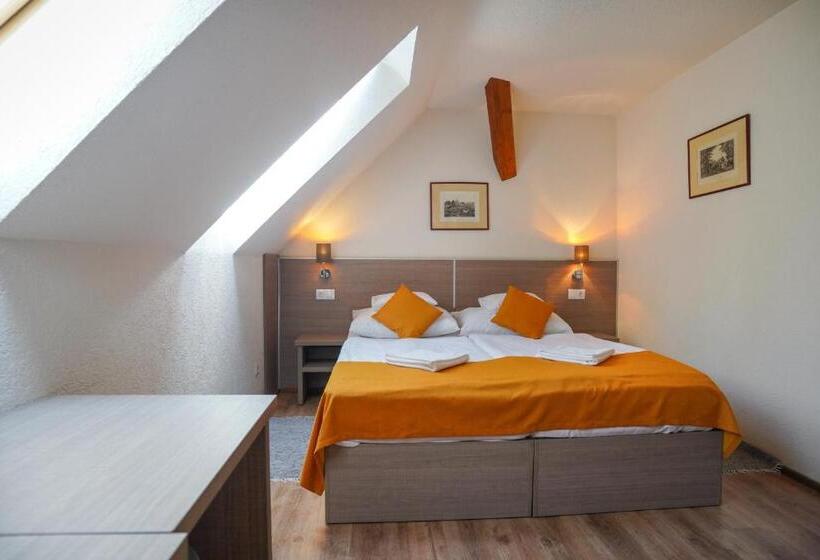 スタンダードルーム, Szalajka Fogadó és étterem