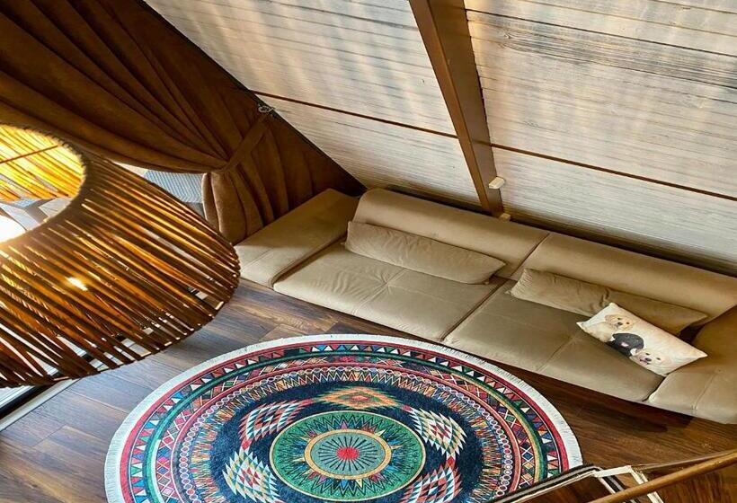 بنجلو قياسى مطلّ علي الحديقة, Kadifeli Konak Hotel & Bungalow