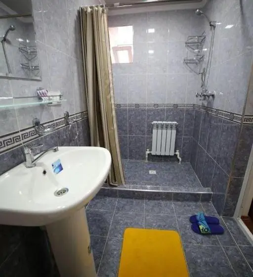 Standard Kolmen Hengen Huone, Guest House Firuza