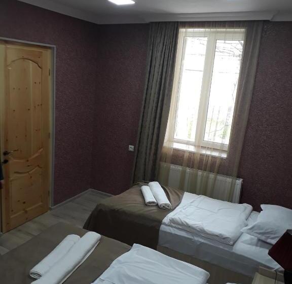 اتاق کلاسیک سه تخته, Vardzia