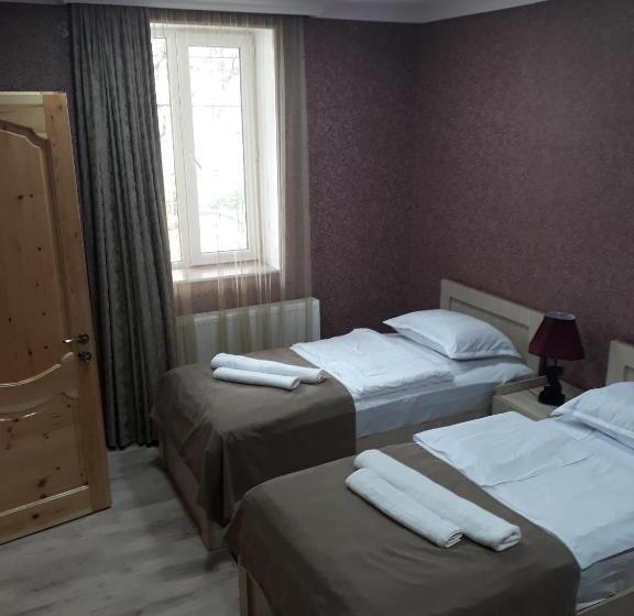 اتاق سوپریور خانوادگی, Vardzia