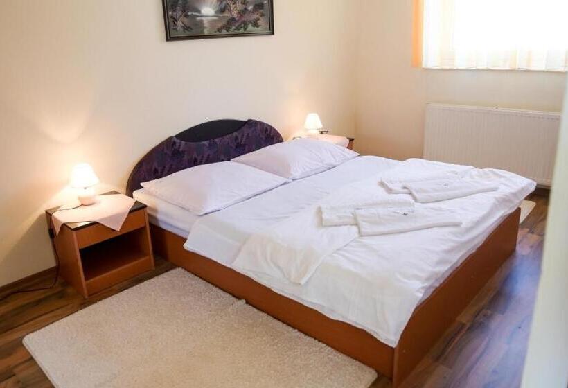 شقة غرفة واحدة, Rubín