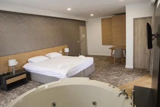 Standard Room King Size Bed, Solay