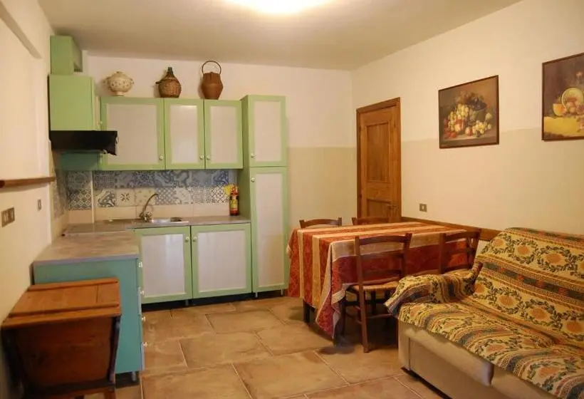 سوییت خانوادگی, Agriturismo Countryhouse Le Giare