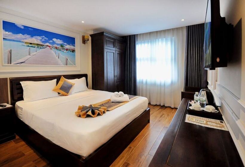 اتاق لوکس با چشم‌انداز شهر, Apollo Hotel Nha Trang Beach