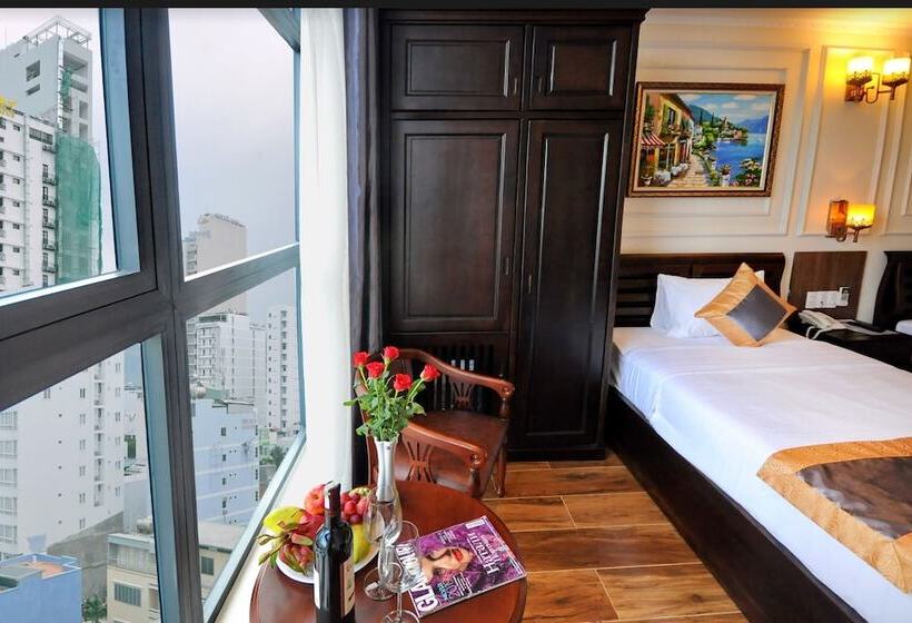 اتاق لوکس با چشم‌انداز شهر, Apollo Hotel Nha Trang Beach