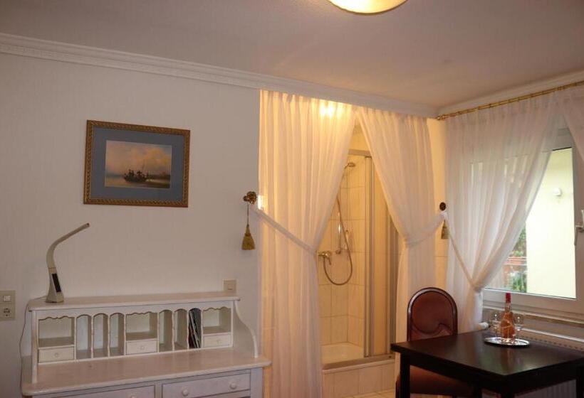 חדר סטנדרט נוף לגינה, & Restaurant Pension Bei Der Post