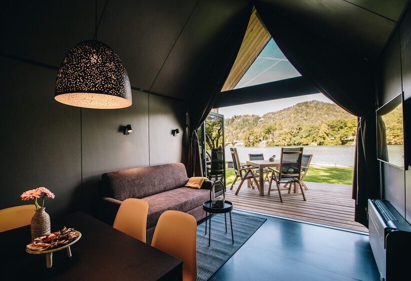 کلبه ییلاقی, Luxury Glamping Chocolate Village