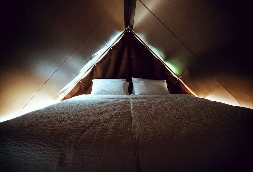 کلبه ییلاقی, Luxury Glamping Chocolate Village