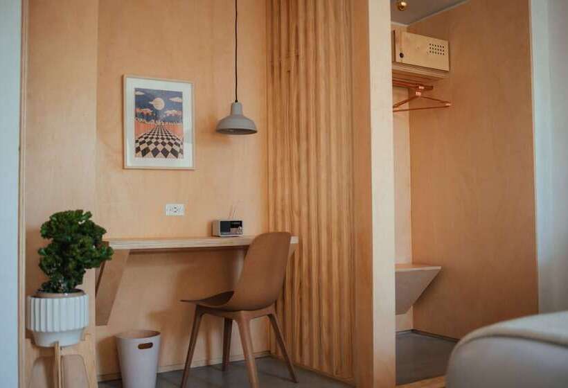 スタンダードルーム, Dreamers By Dw