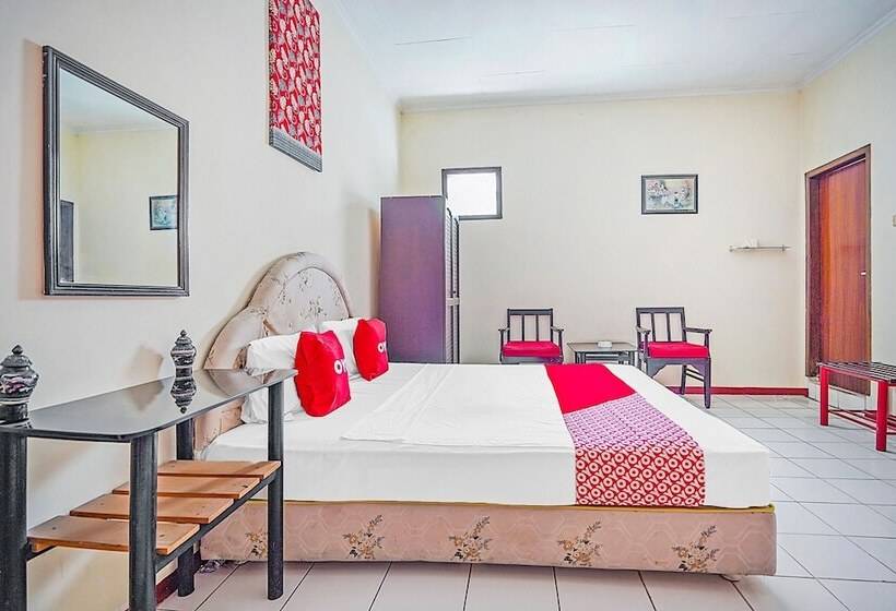 Familjesvit, Lie Mas Prigen Pasuruan Mitra Reddoorz