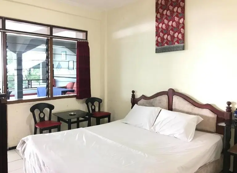 Standard-huone, Lie Mas Prigen Pasuruan Mitra Reddoorz