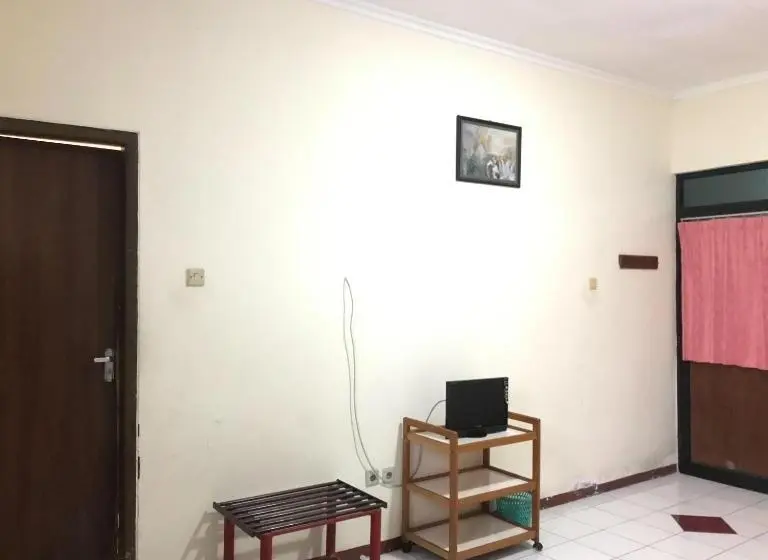 Perhesviitti, Lie Mas Prigen Pasuruan Mitra Reddoorz