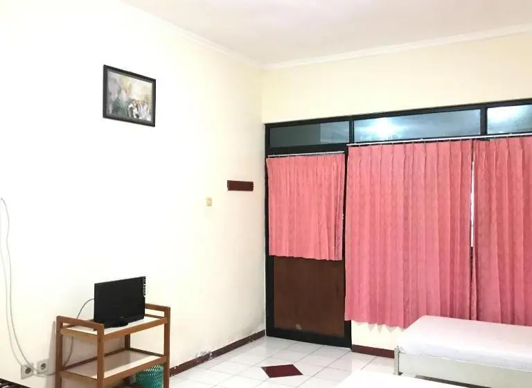 Perhesviitti, Lie Mas Prigen Pasuruan Mitra Reddoorz