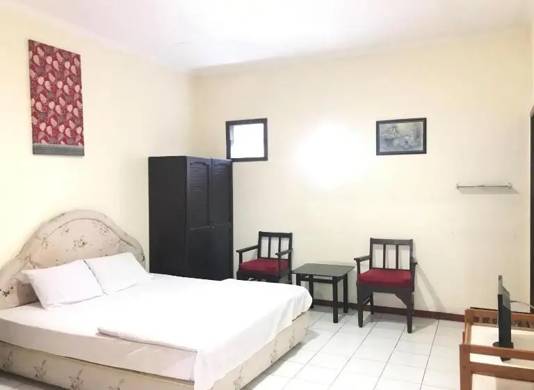 Perhesviitti, Lie Mas Prigen Pasuruan Mitra Reddoorz