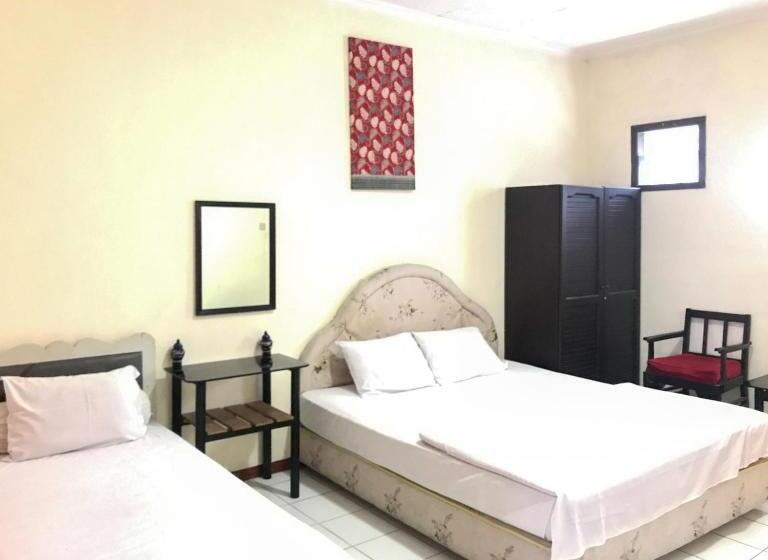 Familjesvit, Lie Mas Prigen Pasuruan Mitra Reddoorz