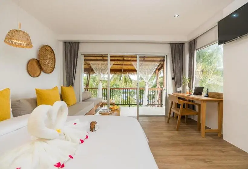 片側に海が見えるデラックスルーム, Princess Paradise Koh Phangan