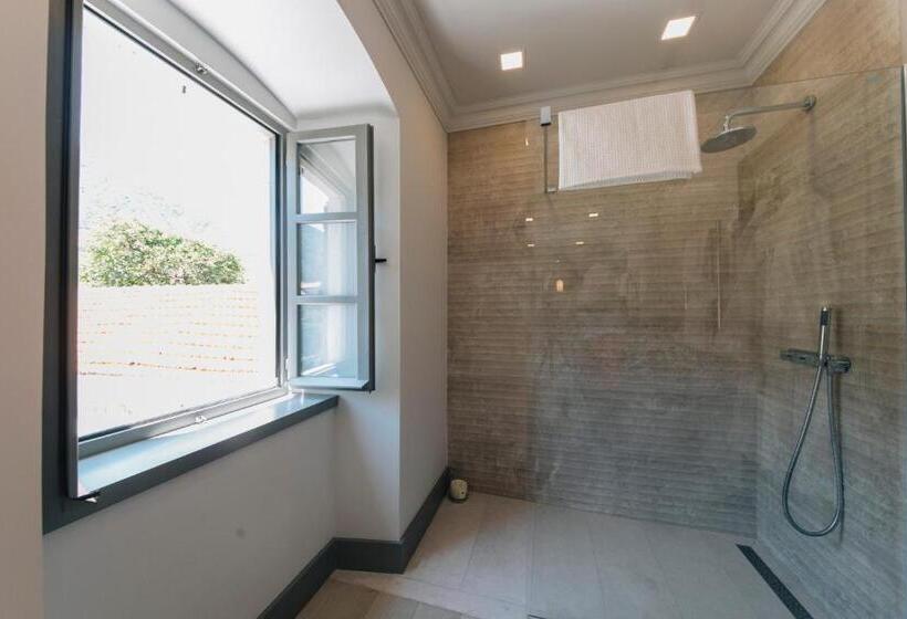 اتاق استاندارد با تخت بزرگ, Palazzo Sbutega