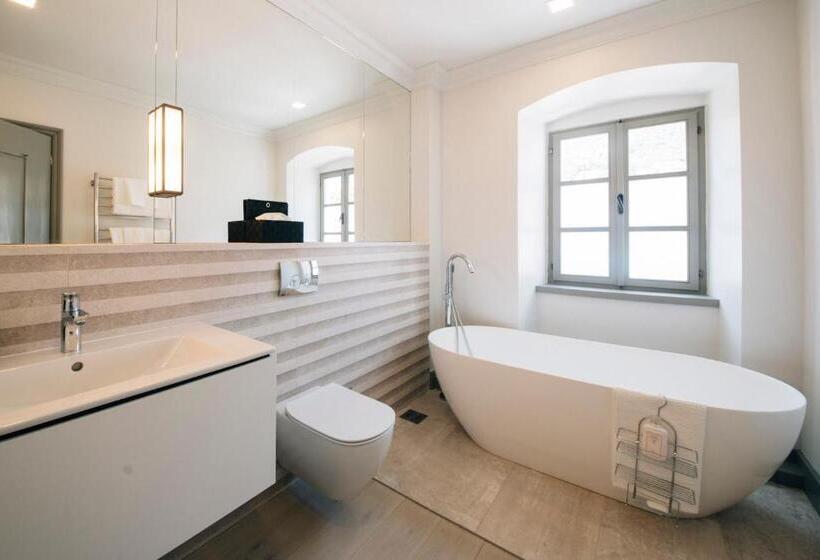 اتاق استاندارد با چشمانداز دریا, Palazzo Sbutega