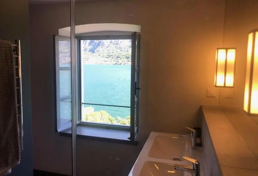 Deluxe Suite King Bed, Palazzo Sbutega