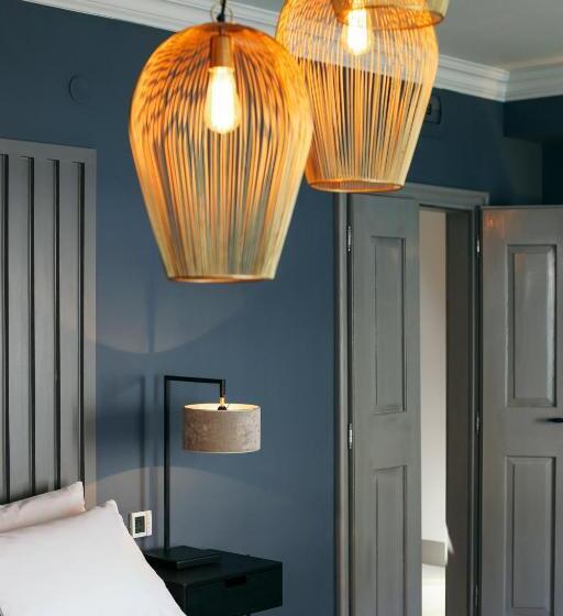 Deluxe Suite King Bed, Palazzo Sbutega