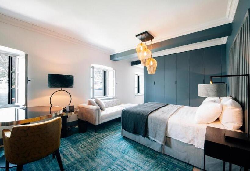 Deluxe Suite King Bed, Palazzo Sbutega