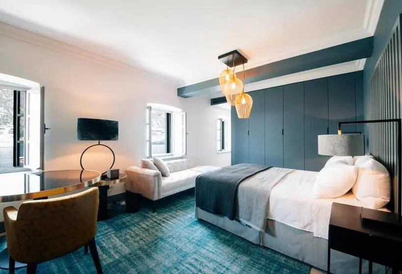 Deluxe Suite King Bed, Palazzo Sbutega