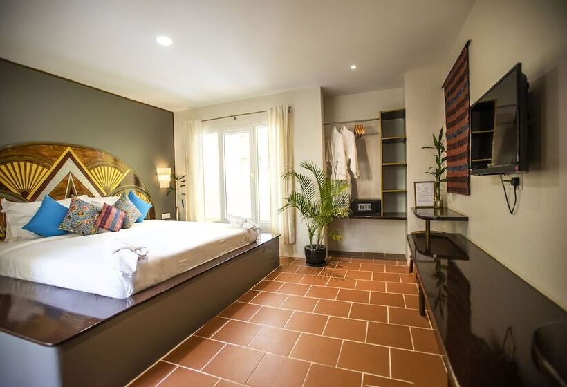 غرفة سوبيريور, Old Cinema