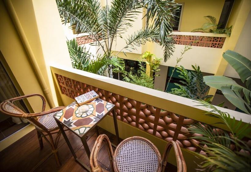 غرفة سوبيريور, Old Cinema