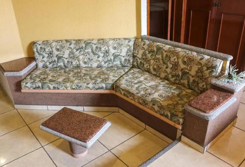 キングサイズベッドのスタンダードルーム, Motel Caribe