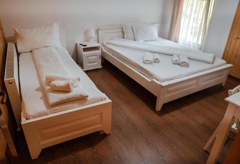 コンフォートトリプルルーム, Pensiunea Petru