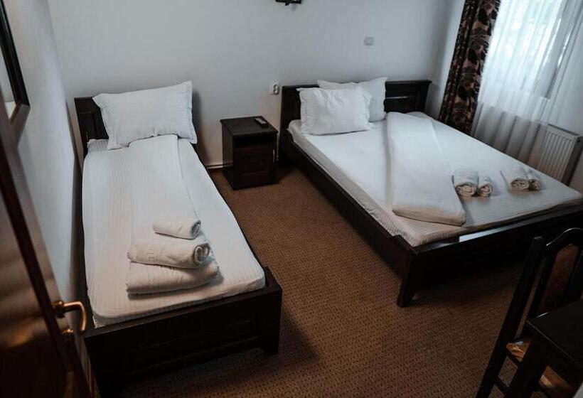 コンフォートトリプルルーム, Pensiunea Petru