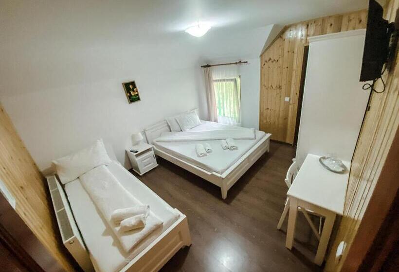 コンフォートトリプルルーム, Pensiunea Petru