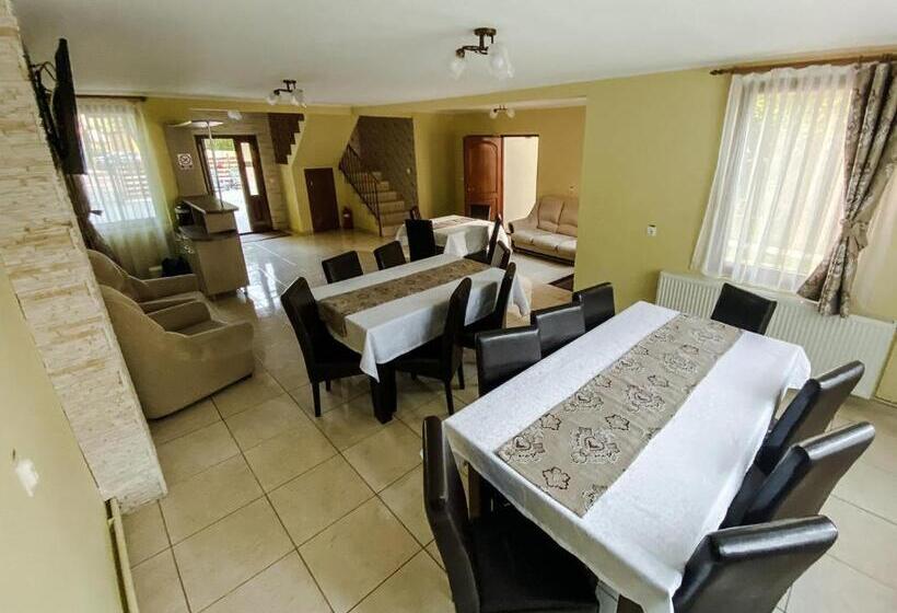 １ベッドルームハウス, Pensiunea Petru