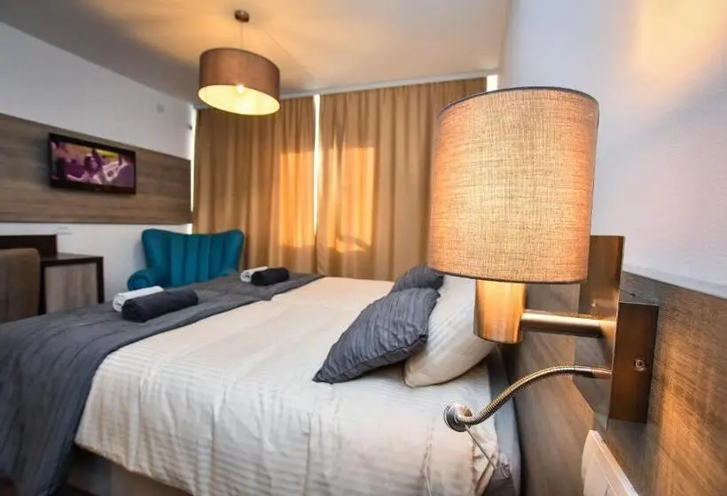 اتاق لوکس با چشم‌انداز شهر, Miido Apartments