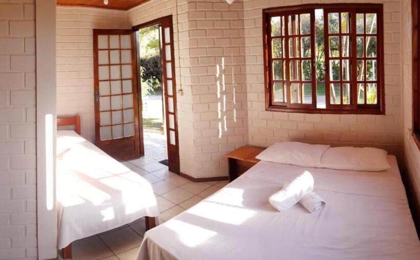 스탠다드 트리플 룸, Pousada Halliny Do Rosa