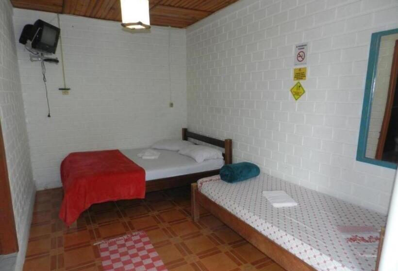 베이직 3인 룸, Pousada Halliny Do Rosa