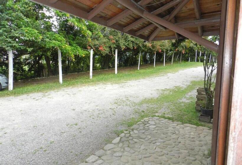 패밀리 룸, Pousada Halliny Do Rosa