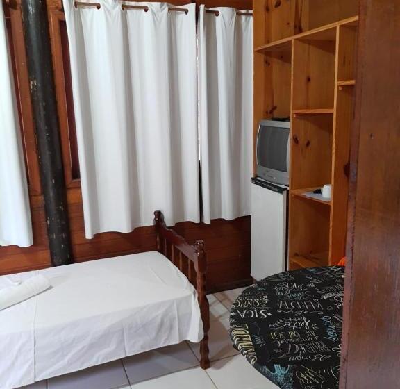 스탠다드 트리플 룸 풀장 전망, Pousada Halliny Do Rosa