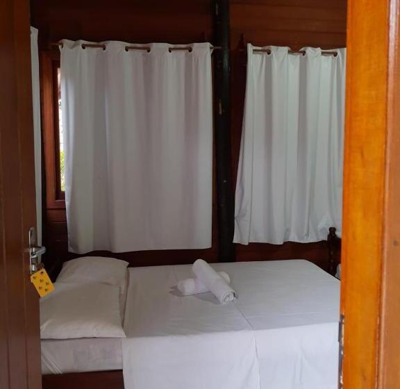 스탠다드 트리플 룸 풀장 전망, Pousada Halliny Do Rosa