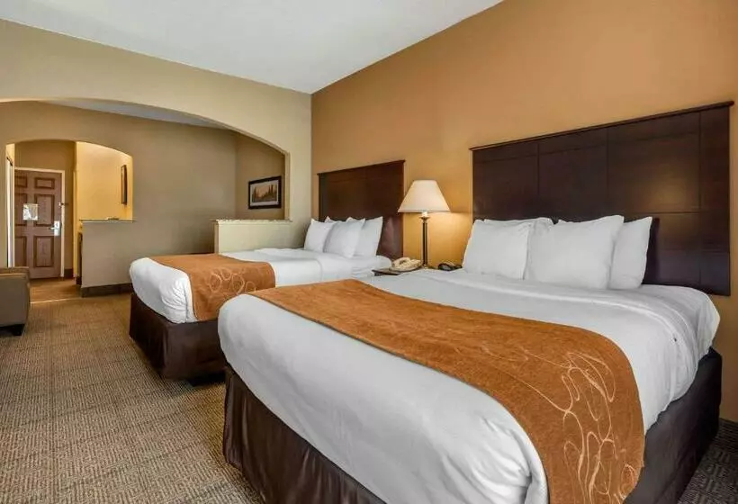 スイート, Comfort Suites Near Route 66