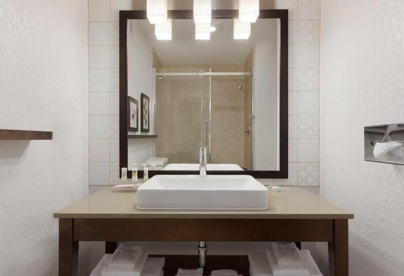 キングサイズベッドのスイートルーム, Country Inn & Suites By Radisson, Chippewa Falls, Wi