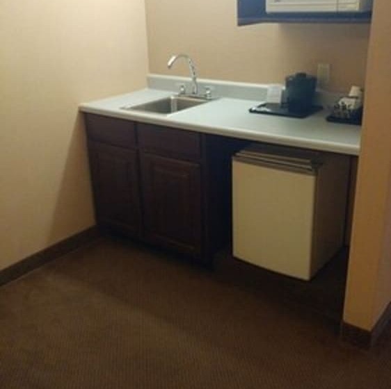Люкс Адаптированный для Инвалидов, Country Inn & Suites By Radisson, Waterloo, Ia