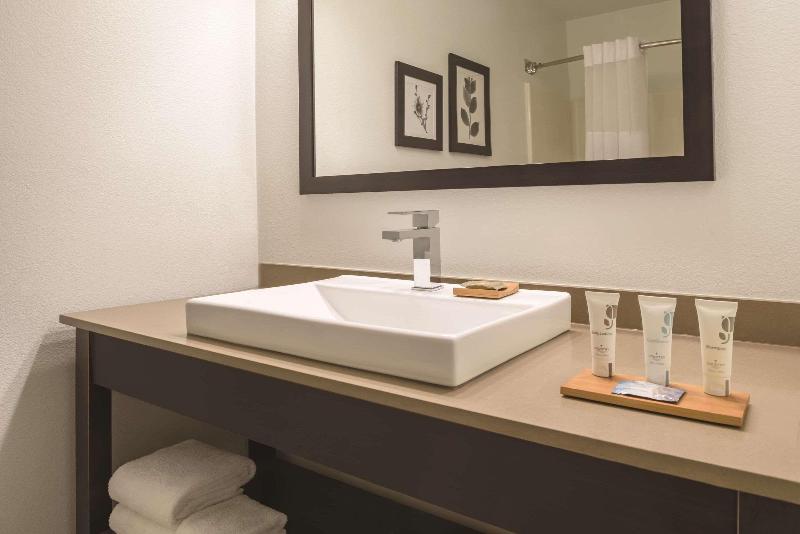 Стандартный Номер Кровать Кинг, Country Inn & Suites By Radisson, Waterloo, Ia