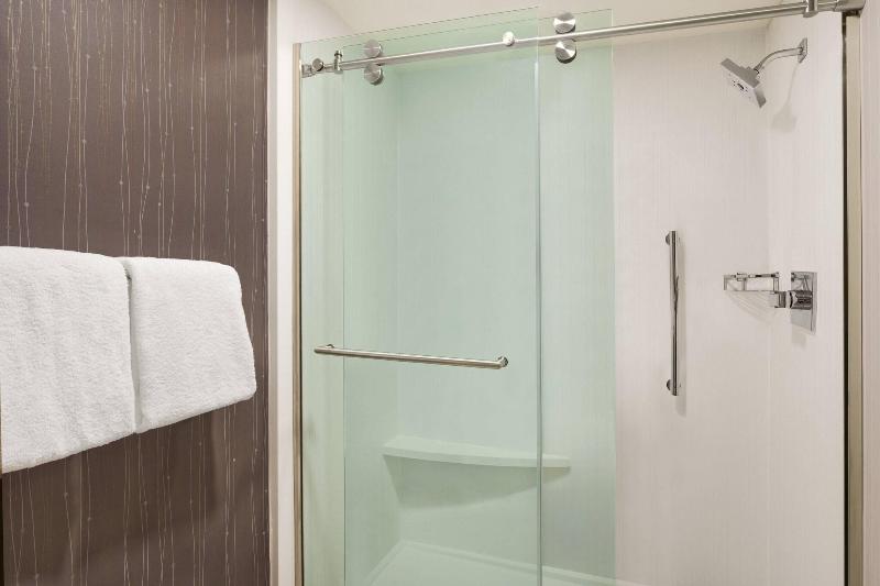 스탠다드 룸 킹사이즈 침대, Courtyard Tupelo