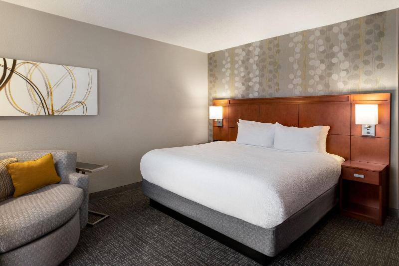 带大床的标准间, Courtyard Tupelo